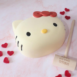 Hello Kitty Smash Cake